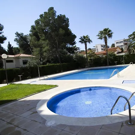 Residencial Aqua - La Pineda Homestay