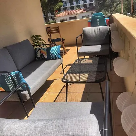 Residencial Aqua - La Pineda Homestay Salou
