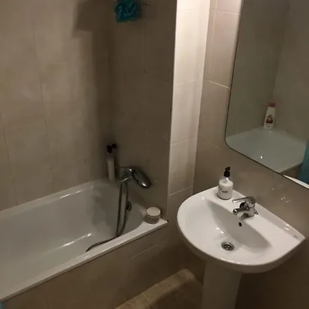 Homestay Residencial Aqua - La Pineda *